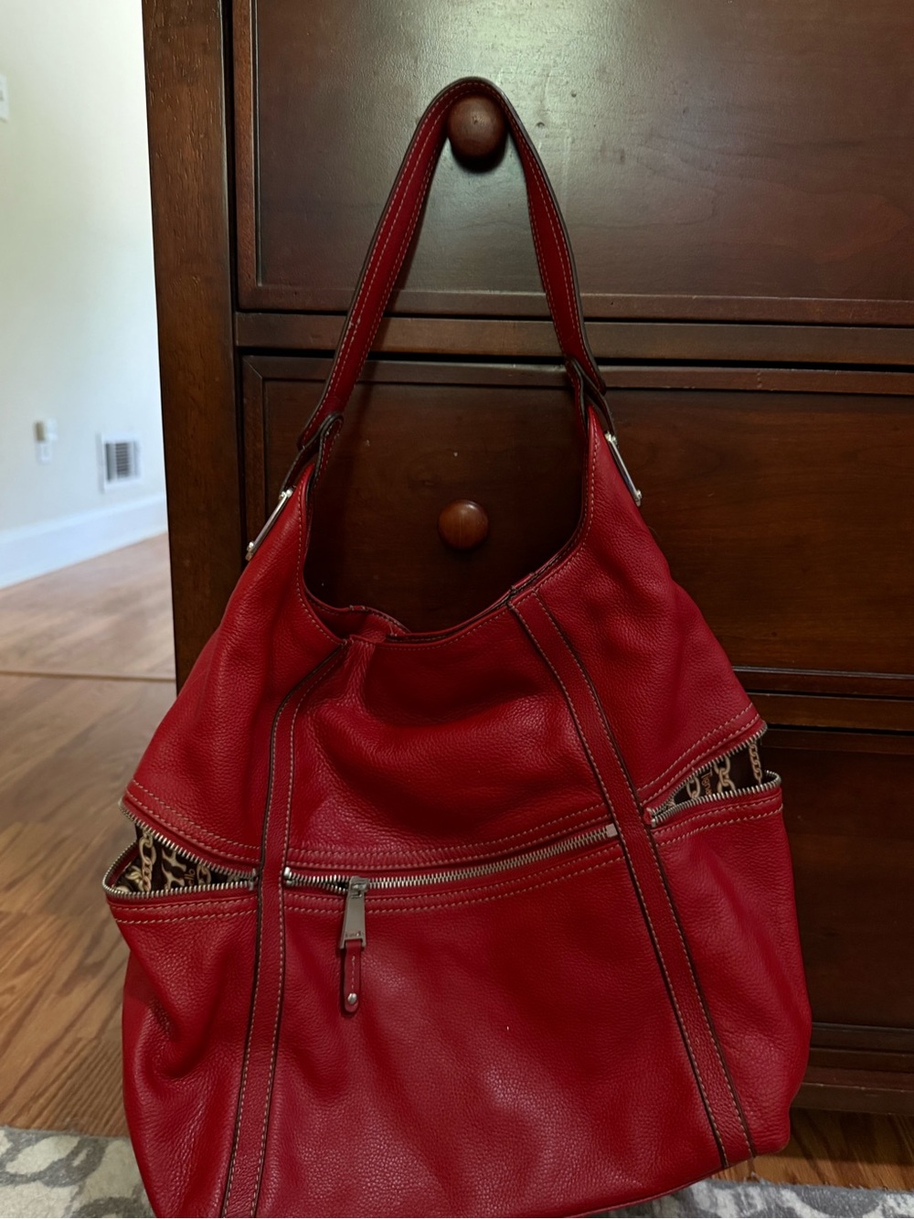 Tianello Red Leather Shoulder Bag with Zip Accent